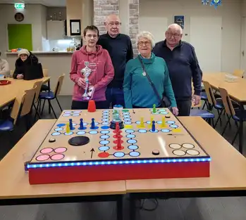 Mens erger je niet in Maarsstee - Stichting Armslag Stadskanaal