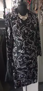 Volop voorjaarskleding en oranje kleding - Stichting Armslag Stadskanaal