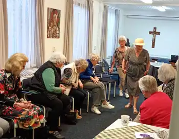 Modeshow in Parochiehuis Emmercompascuum Stichting Armslag Stadskanaal