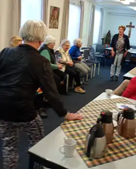 Modeshow in Parochiehuis Emmercompascuum Stichting Armslag Stadskanaal