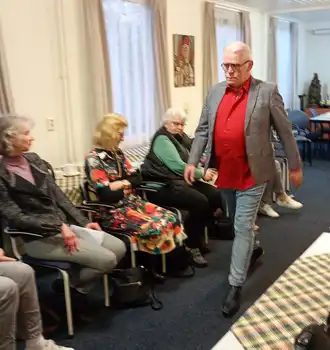 Modeshow in Parochiehuis Emmercompascuum Stichting Armslag Stadskanaal