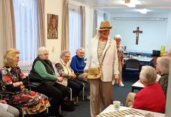 Modeshow in Parochiehuis Emmercompascuum Stichting Armslag Stadskanaal